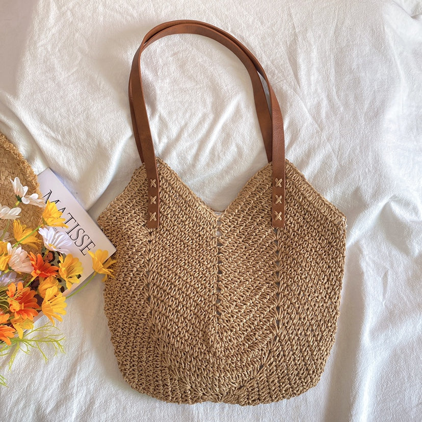 NIKKI | Stylish & Cozy Beach Tote for Ultimate Relaxation - Lizabella Fashion