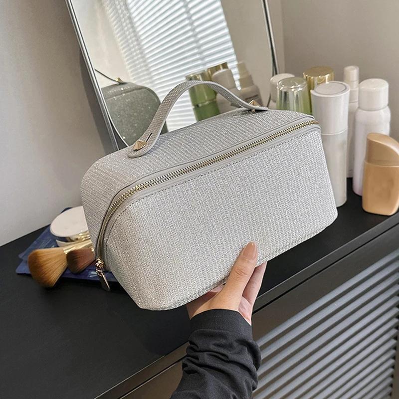 Luna | Stylish Travel-Friendly Cosmetic Bag