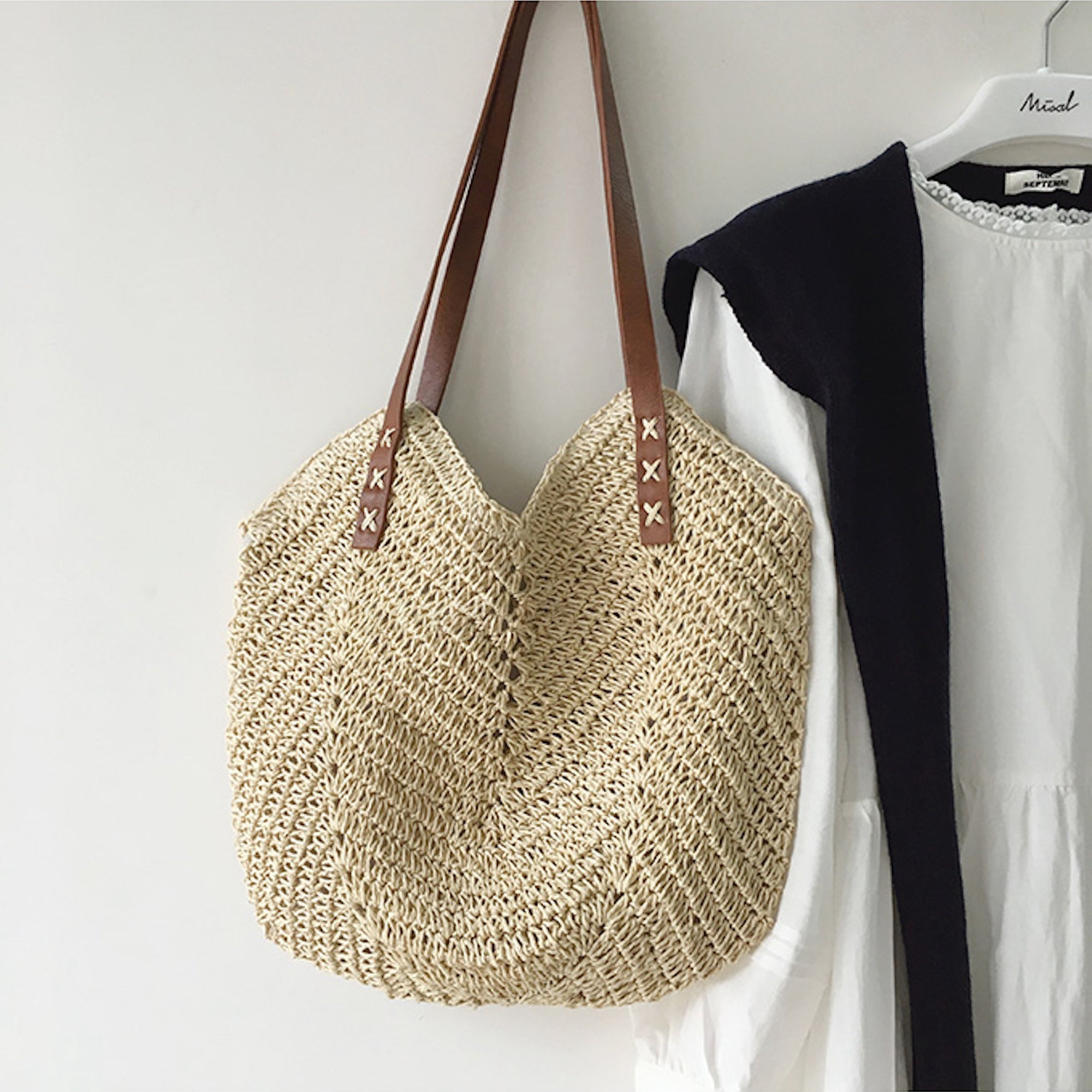 NIKKI | Stylish & Cozy Beach Tote for Ultimate Relaxation - Lizabella Fashion